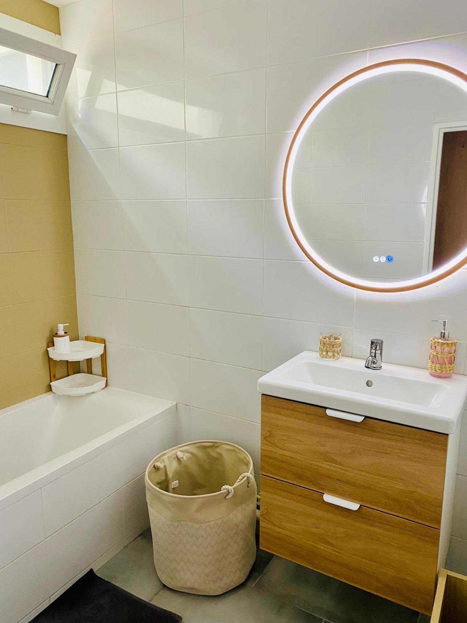 Fridhome Jacuzzi Parking Wifi Fibre 2Min Tram Брюж Экстерьер фото